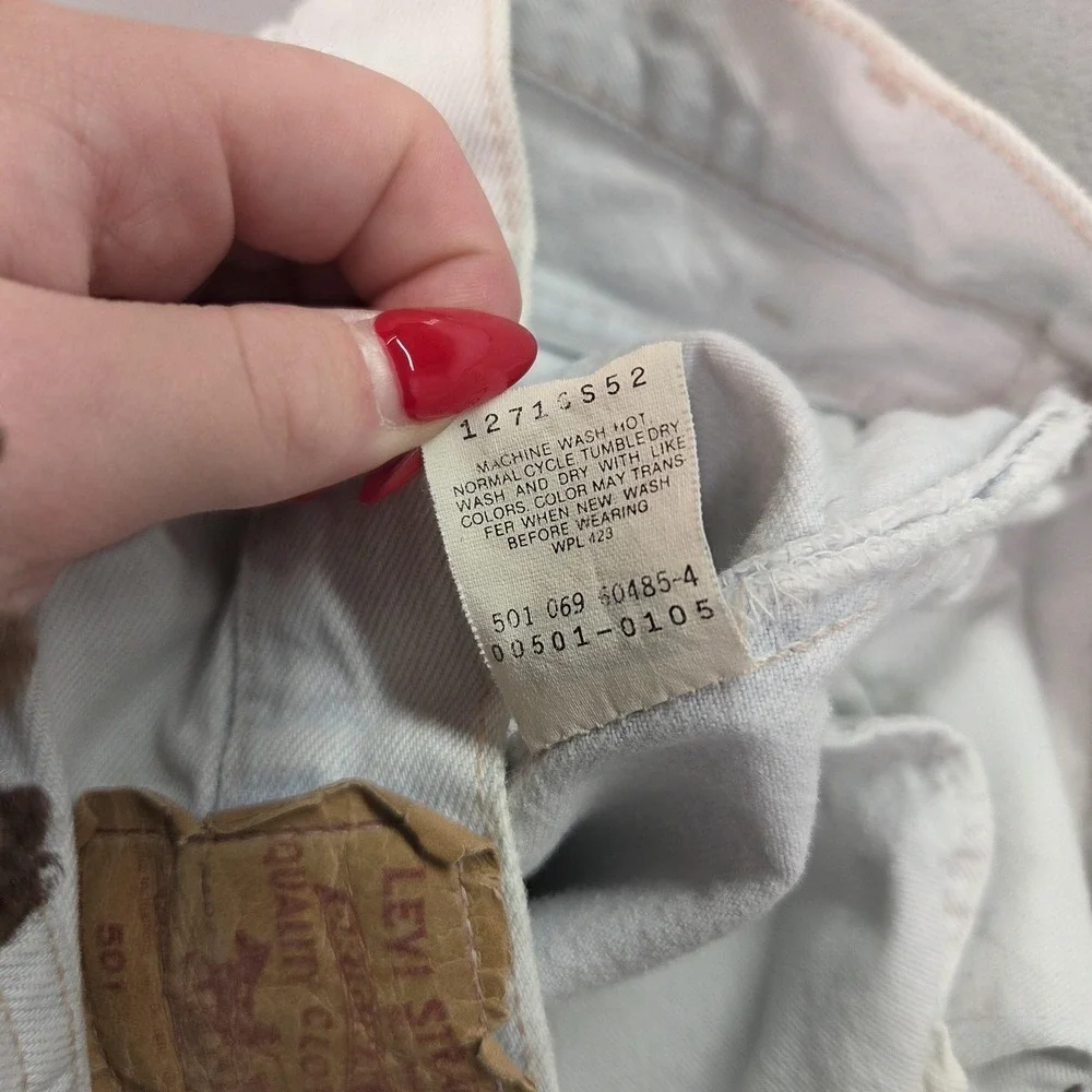 Vintage Levis 501 Jeans Mens White‎ Made USA Button Fly Straight 90s Fits 32x28